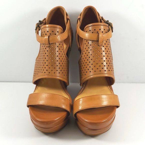 NEW!!!!! Gianni Bini Wedges Size 7.5M. S809 - Picture 2 of 7